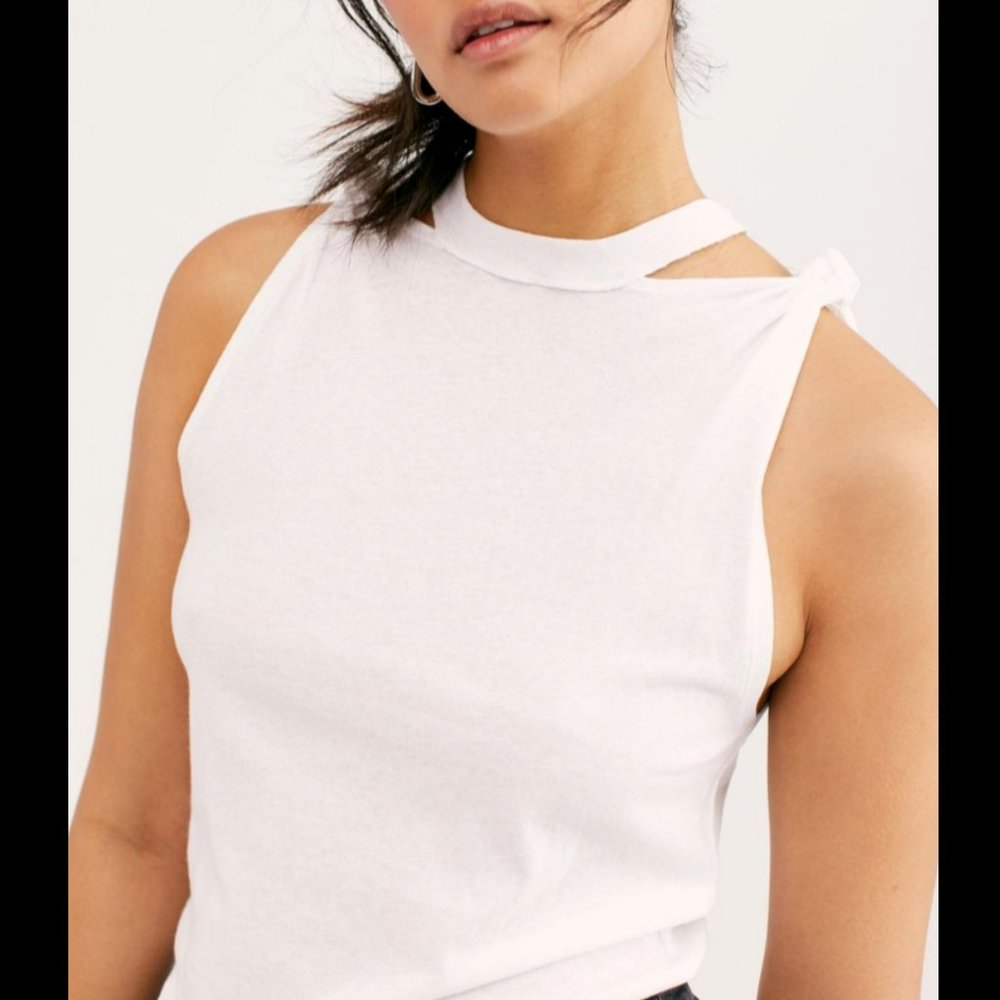FREE PEOPLE WE THE FREE WHITE SLEEVELESS TWIST TANK TOP